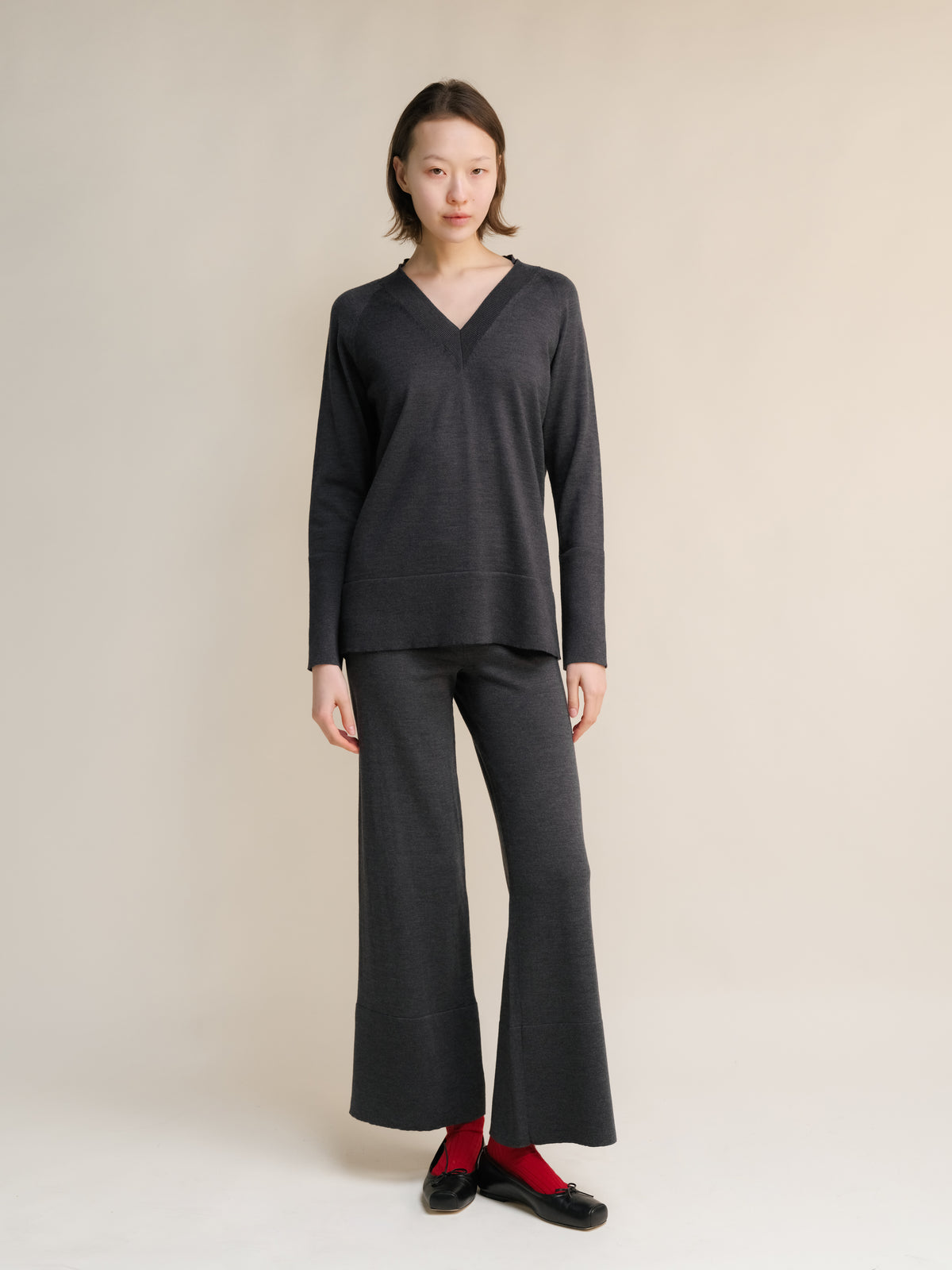 Extra Fine Merino V-Neck Maxi Sweater – Lèmme, made in Italy