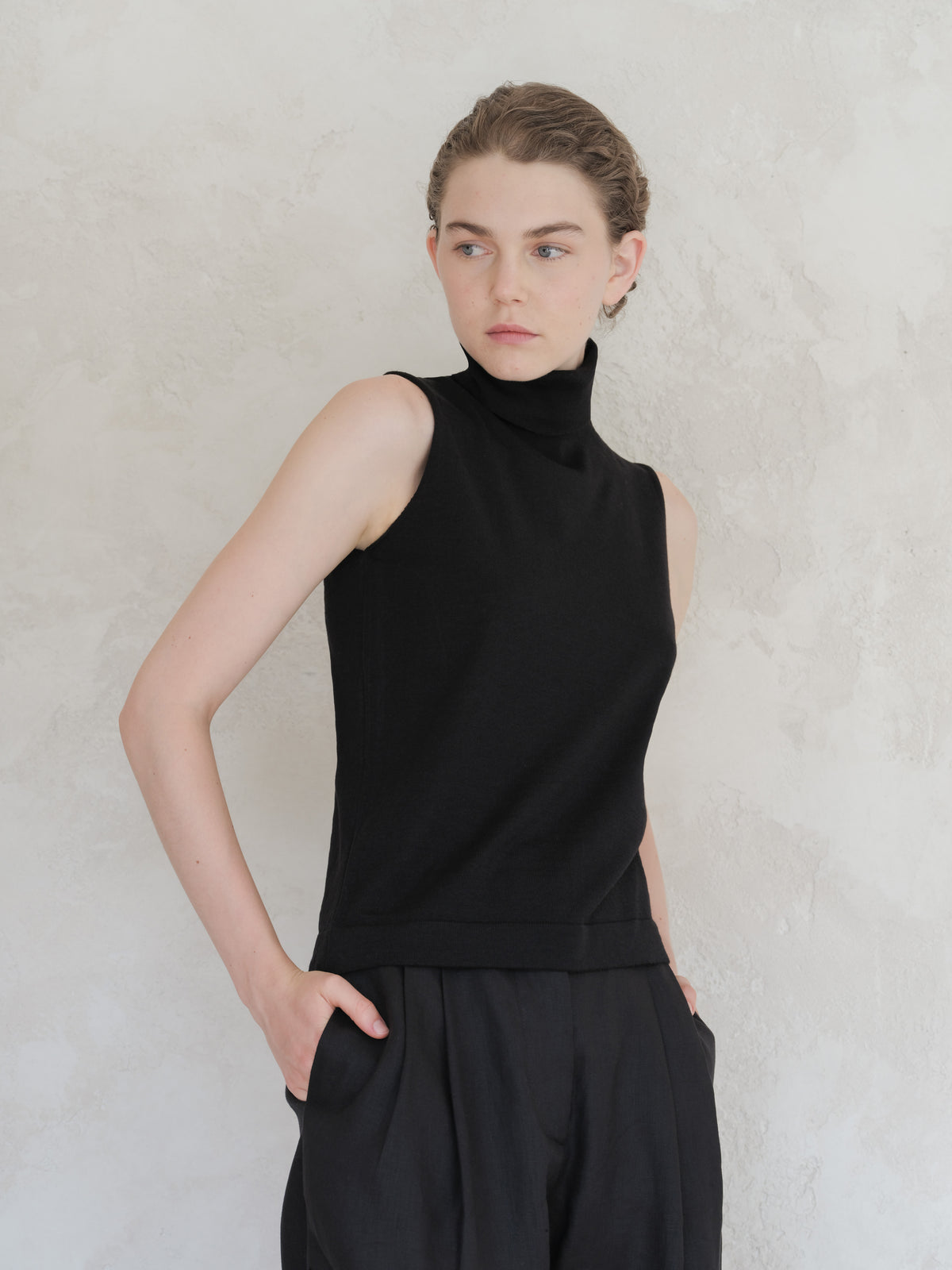 Extra Fine Merino Sleeveless Turtleneck
