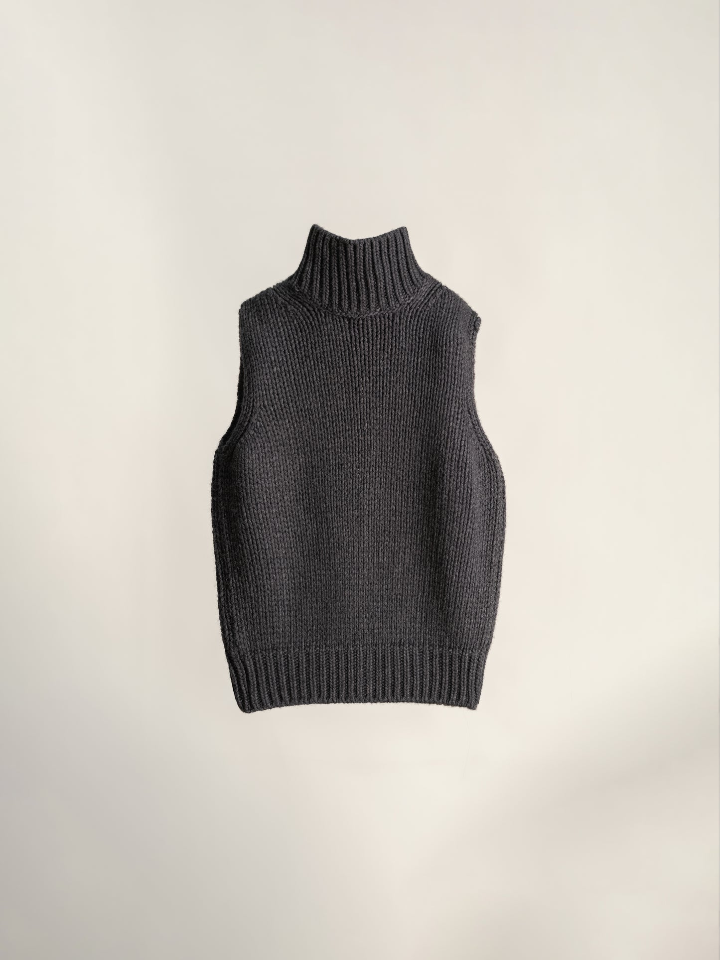 Cashmere Mix Slevelees Top