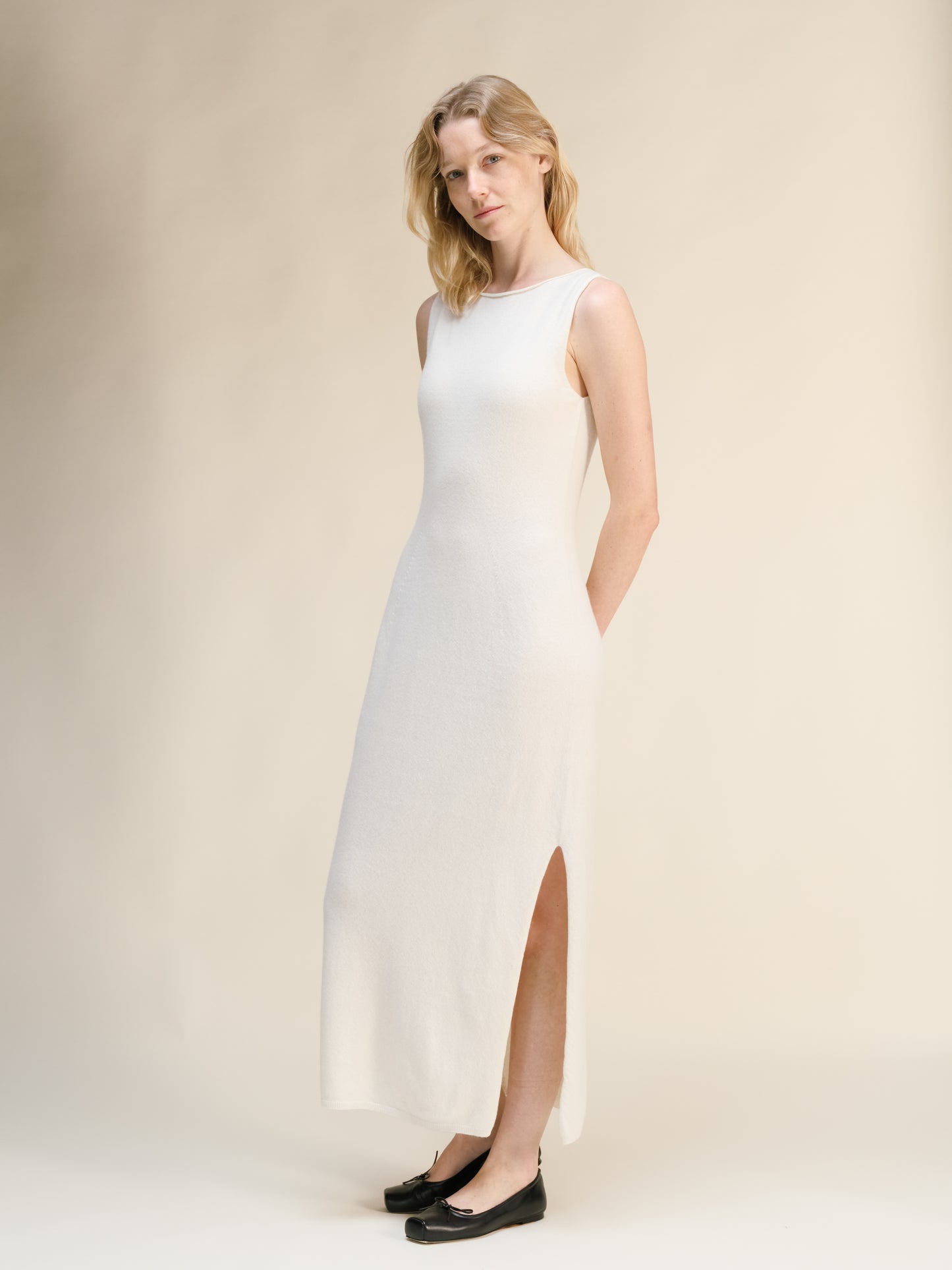 Cashmere Mix Boat Neck Sleeveless Dress (3D-Knit)