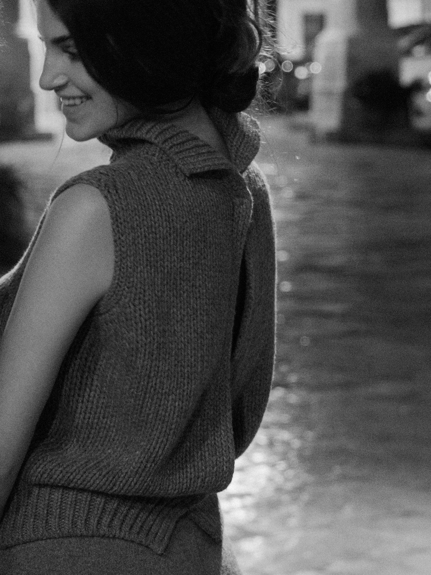 Cashmere Mix Slevelees Top