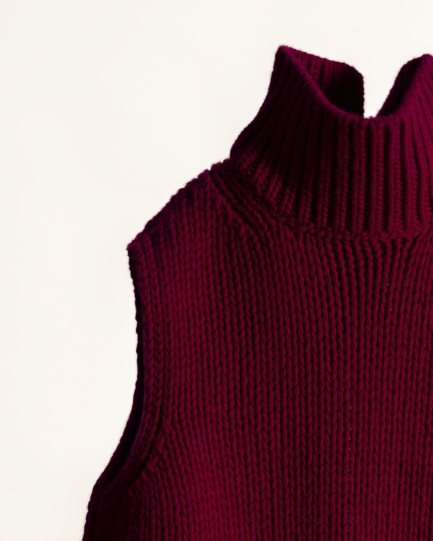 Cashmere Mix Slevelees Top