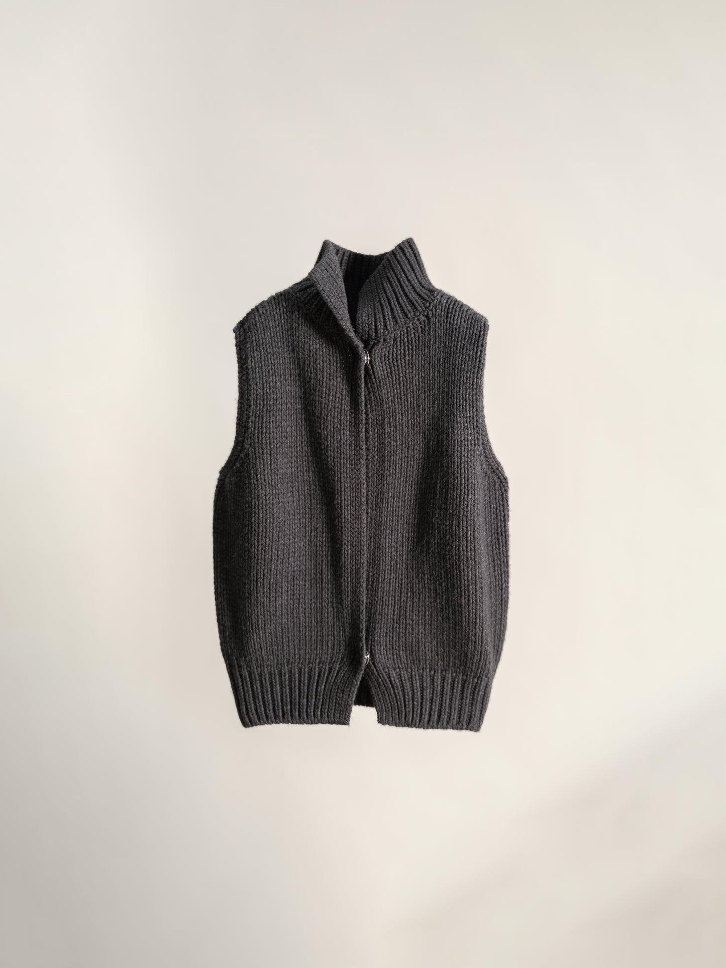 Cashmere Mix Slevelees Top