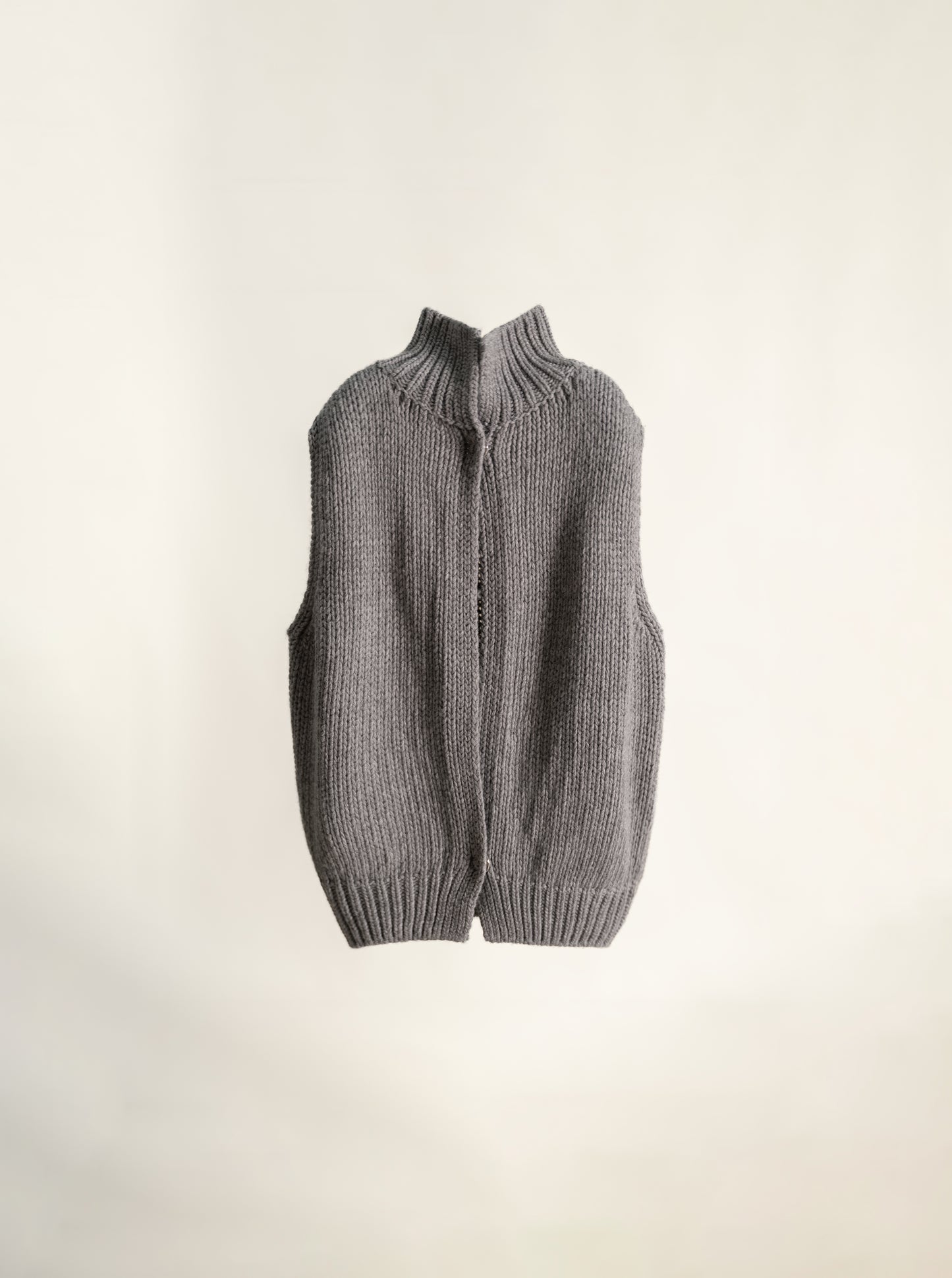 Cashmere Mix Slevelees Top