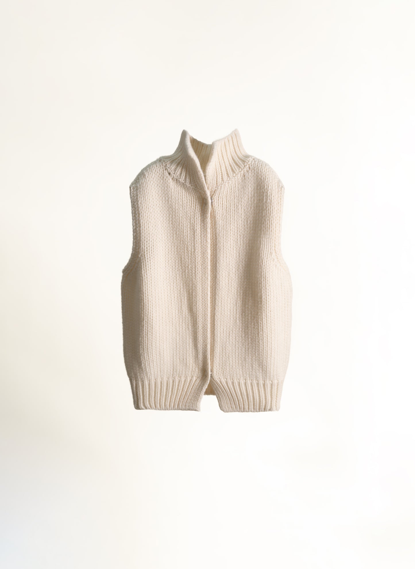 Cashmere Mix Slevelees Top