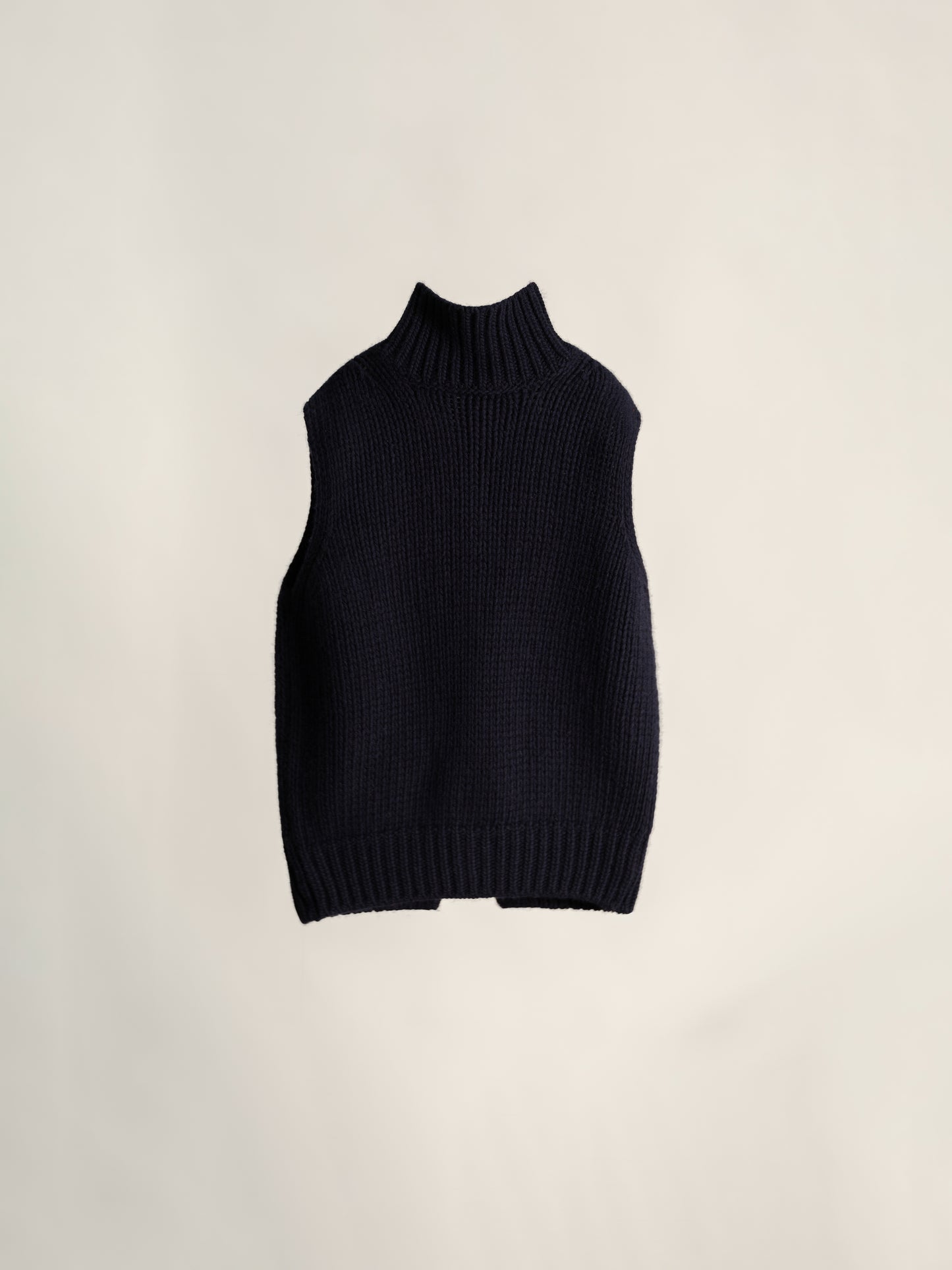 Cashmere Mix Slevelees Top